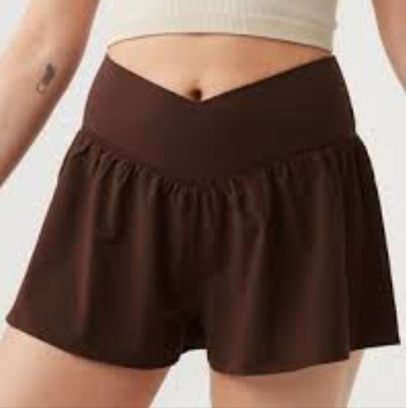 M: Aerie Crossover Flowy Stretch Shorts - Picture 2 of 5